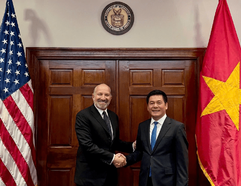 Bộ trưởng Bộ Công Thương Nguyễn Hồng Diên và Bộ trưởng Thương mại Hoa Kỳ Howard Lutnick Bộ trưởng Bộ Công Thương Nguyễn Hồng Diên và Bộ trưởng Thương mại Hoa Kỳ Howard Lutnick