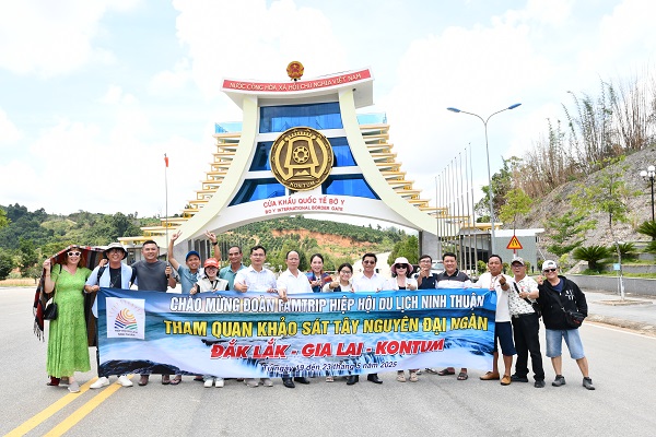 Đoàn Famtrip tỉnh Ninh Thuận thăm cửa khẩu Bờ Y, tỉnh Kon Tum