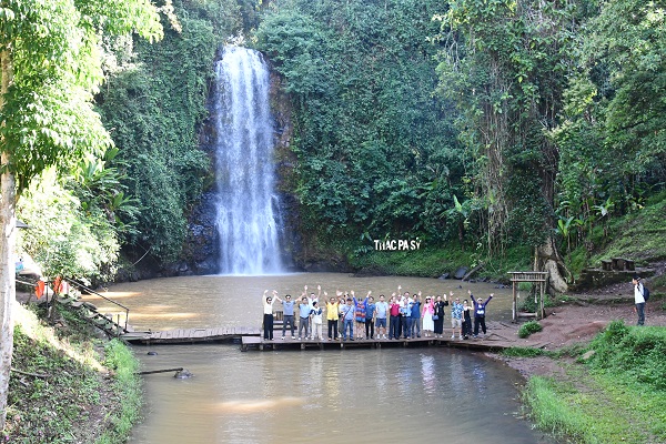 Đoàn Famtrip tỉnh Ninh Thuận thăm thác Pa Sỹ, tại tỉnh Kon Tum