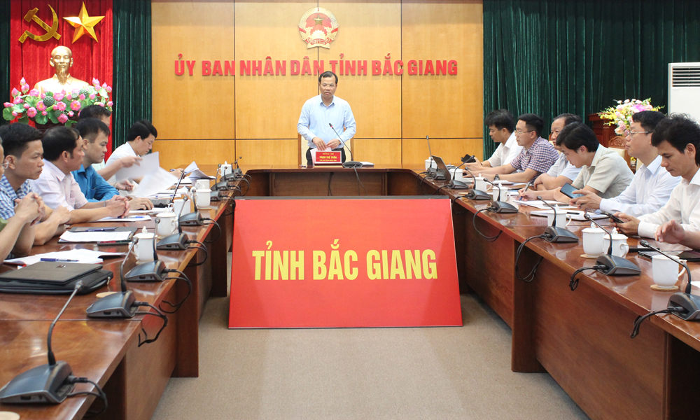 Đồng chí Phan Thế Tuấn, Phó Chủ tịch UBND tỉnh Bắc Giang phát biểu tại buổi làm việc Đồng chí Phan Thế Tuấn, Phó Chủ tịch UBND tỉnh Bắc Giang phát biểu tại buổi làm việc
