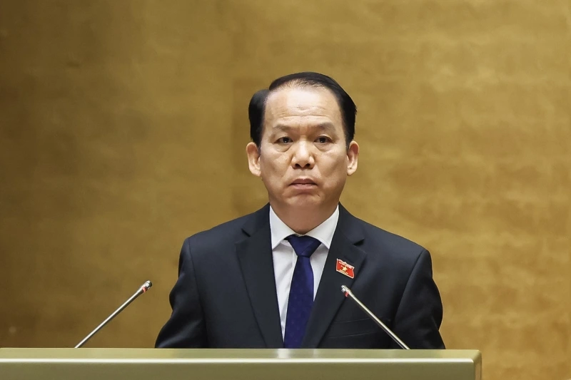 Chủ nhiệm Uỷ ban Pháp luật và Tư pháp trình bày báo cáo thẩm tra. Ảnh quochoi.vn. Chủ nhiệm Uỷ ban Pháp luật và Tư pháp trình bày báo cáo thẩm tra. Ảnh quochoi.vn.