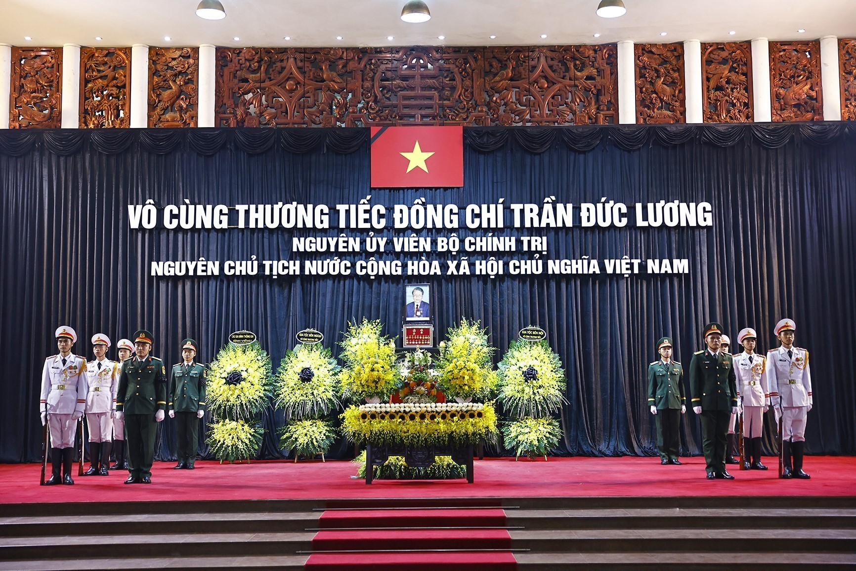 Đang diễn ra Lễ viếng nguyên Chủ tịch nước Trần Đức Lương