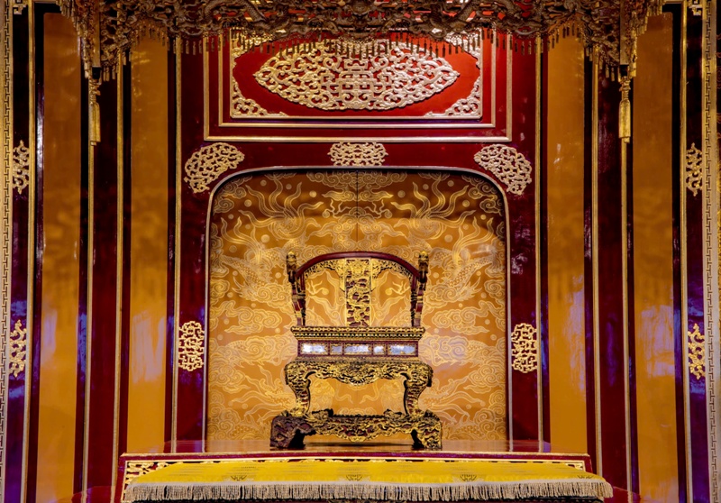 Ngai Vua Triều Nguyễn ở Điện Thái Hòa Ngai Vua Triều Nguyễn ở Điện Thái Hòa