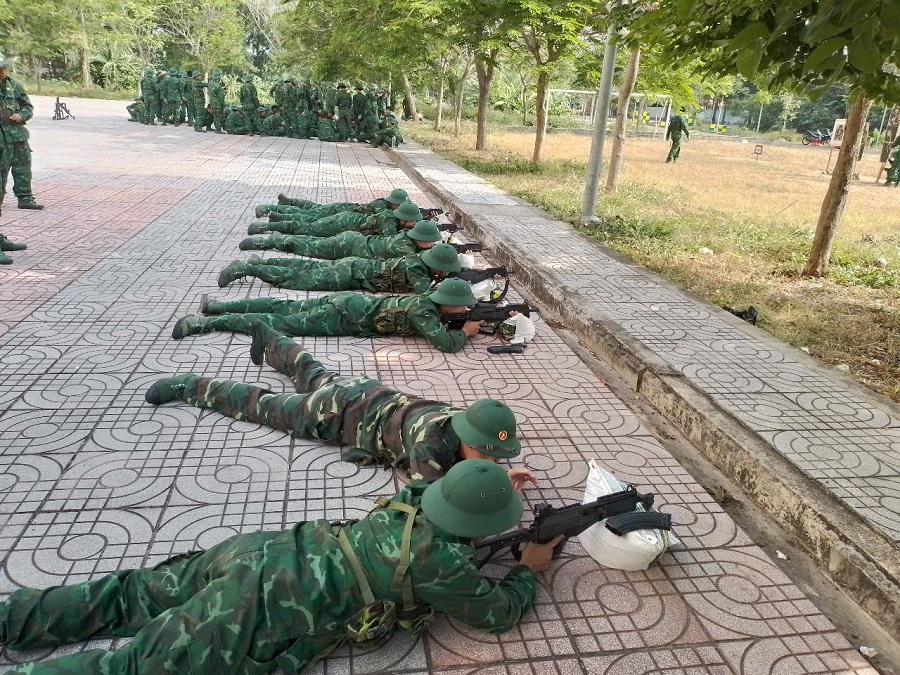 Buổi luyện tập ngắm bắn súng STV 215 Buổi luyện tập ngắm bắn súng STV 215