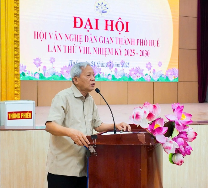 Nhà thơ Nguyễn Khoa Điểm, nguyên UV Bộ Chính trị, Trưởng Băn Văn hóa Tư tưởng Trung ương phát biểu ý kiến Nhà thơ Nguyễn Khoa Điểm, nguyên UV Bộ Chính trị, Trưởng Băn Văn hóa Tư tưởng Trung ương phát biểu ý kiến