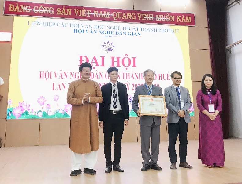 Hội Văn nghệ Dân gian thành phố Huế tổ chức sưu tầm, biên soạn nhiều công trình có giá trị