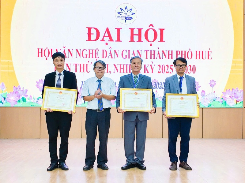 Nhiều cá nhân Hội viên nhận Bằng khen Nhiều cá nhân Hội viên nhận Bằng khen