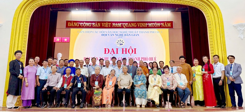 ... chụp ảnh lưu niệm ... chụp ảnh lưu niệm