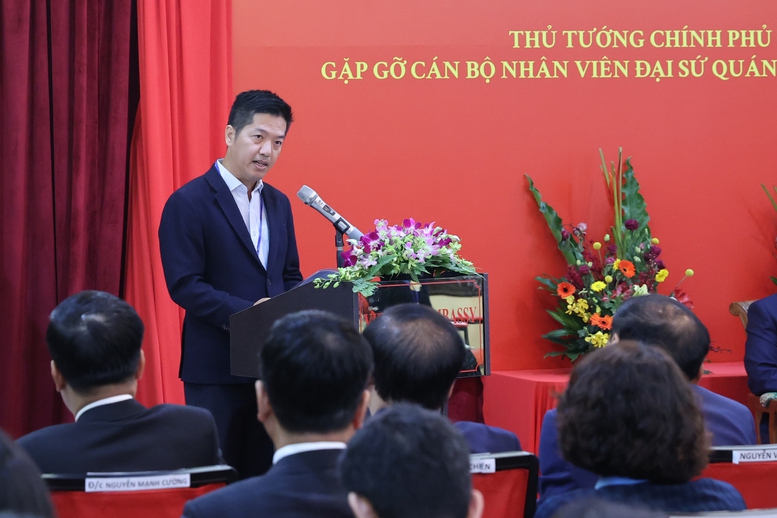 Đại diện doanh nghiệp FPT tại Malaysia phát biểu tại buổi gặp gỡ - Ảnh: VGP/Nhật Bắc Đại diện doanh nghiệp FPT tại Malaysia phát biểu tại buổi gặp gỡ - Ảnh: VGP/Nhật Bắc