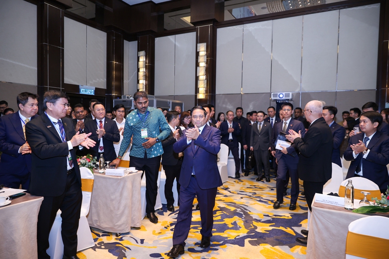 Thủ tướng Phạm Minh Chính dự Chương trình "Gặp gỡ doanh nghiệp Việt Nam - Malaysia" - Ảnh: VGP/Nhật Bắc