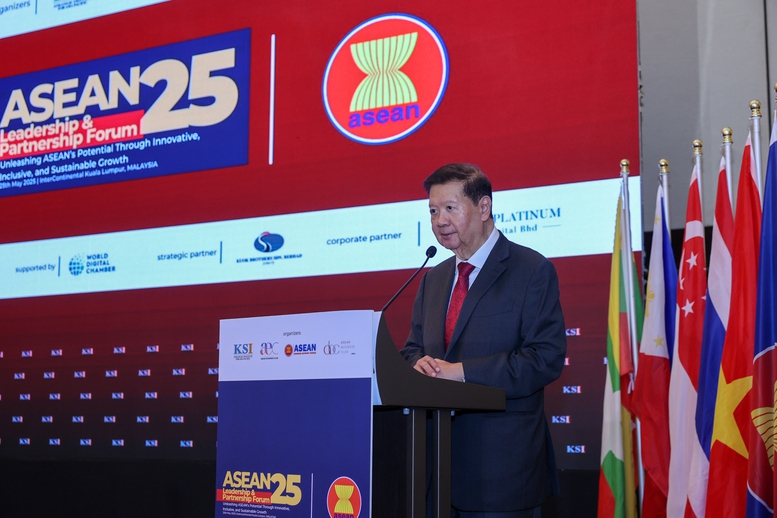 Chủ tịch KSI, ông Michael Yeoh đánh giá Việt Nam đang là nền tăng trưởng nhanh nhất và là một ngôi sao sáng của ASEAN - Ảnh: VGP/Nhật Bắc Chủ tịch KSI, ông Michael Yeoh đánh giá Việt Nam đang là nền tăng trưởng nhanh nhất và là một ngôi sao sáng của ASEAN - Ảnh: VGP/Nhật Bắc