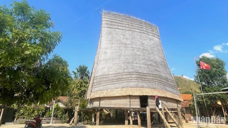 Cần chiến lược tổng thể để phát triển ngành lưu niệm từ tài nguyên văn hóa quốc gia