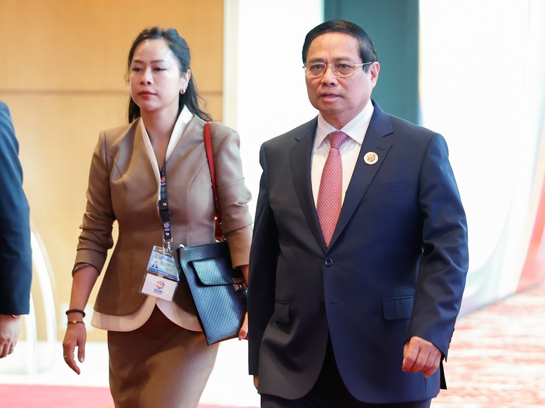 Thủ tướng Chính phủ Phạm Minh Chính dẫn đầu Đoàn đại biểu cấp cao Việt Nam tham dự hội nghị - Ảnh: VGP/Nhật Bắc