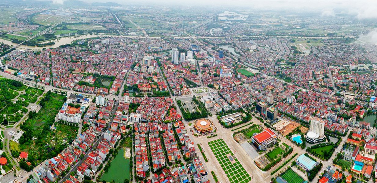 Bộ Chính trị yêu cầu hoàn tất sắp xếp cấp xã trước ngày 15/7, cấp tỉnh trước ngày 15/8