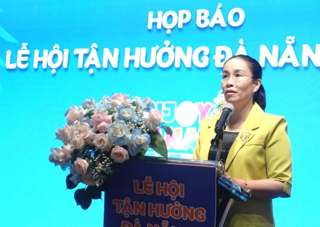 Phó Chủ tịch UBND thành phố Nguyễn Thị Anh Thi phát biểu tại buổi họp báo công bố lễ hội Tận hưởng Đà Nẵng 2025 – Enjoy Danang Festival 2025