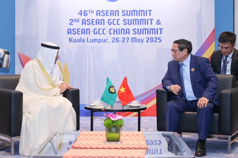 Thủ tướng Chính phủ đề nghị Tổng thư ký GCC ủng hộ và đẩy nhanh hoàn thiện các thủ tục để có thể sớm ra tuyên bố khởi động đàm phán FTA giữa GCC và Việt Nam - Ảnh: VGP/Nhật Bắc Thủ tướng Chính phủ đề nghị Tổng thư ký GCC ủng hộ và đẩy nhanh hoàn thiện các thủ tục để có thể sớm ra tuyên bố khởi động đàm phán FTA giữa GCC và Việt Nam - Ảnh: VGP/Nhật Bắc