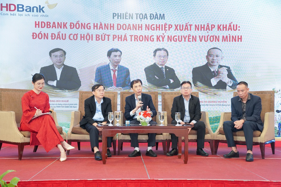 Các diễn giả thảo luận các vấn đề doanh nghiệp quan tâm qua hội thảo ngày 20/5/2025 tại TP.HCM