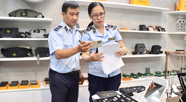 Đà Nẵng tiếp tục đẩy mạnh cao điểm đấu tranh ngăn chặn, đẩy lùi buôn lậu, hàng giả