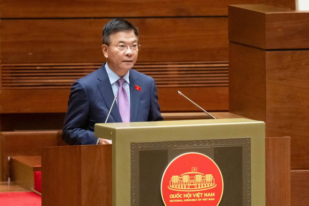 Phó Thủ tướng Chính phủ Lê Thành Long giải trình ý kiến các đại biểu nêu. Ảnh: Media Quốc hội Phó Thủ tướng Chính phủ Lê Thành Long giải trình ý kiến các đại biểu nêu. Ảnh: Media Quốc hội