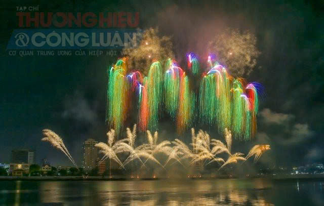 Trong năm 2025, TP. Đà Nẵng tiếp tục tổ chức các sự kiện thường niên với quy mô quốc tế như: Lễ hội Pháo hoa Quốc tế Đà Nẵng 2025... Ảnh: Huỳnh Sơn