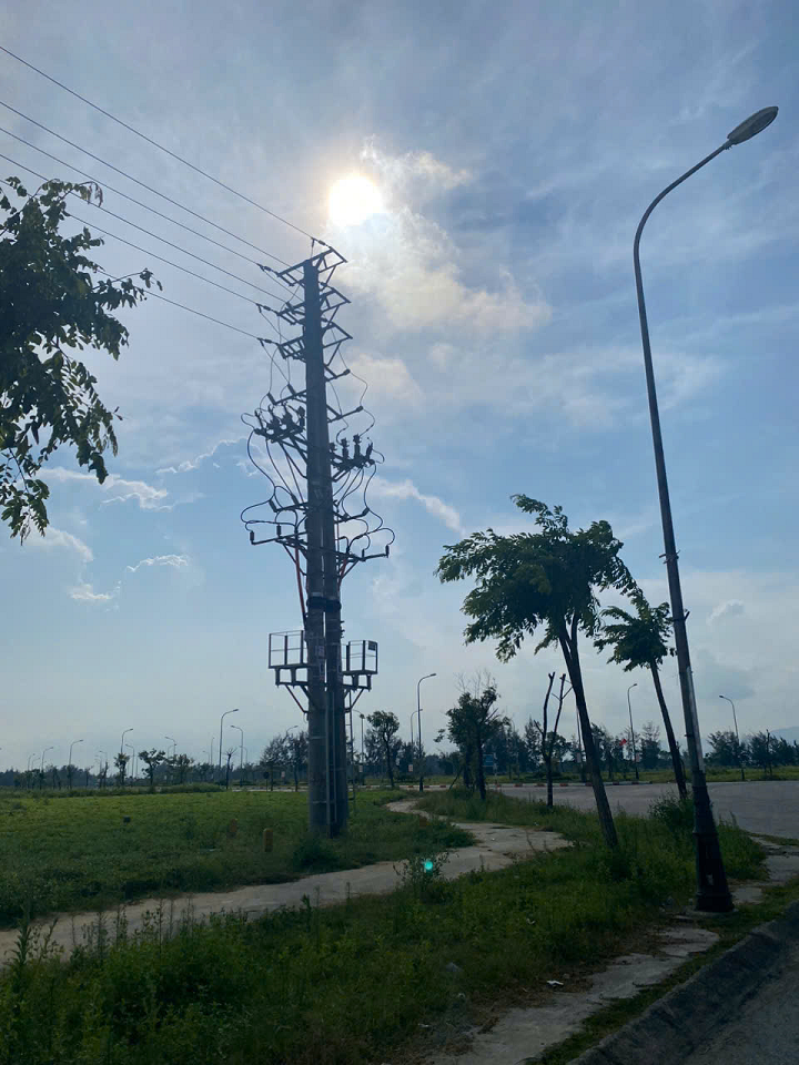 PC Hà Tĩnh vừa đóng điện 4 lộ xuất tuyến 22kV sau TBA 110kV Lộc Hà chính thức đưa TBA này đi vào vận hành PC Hà Tĩnh vừa đóng điện 4 lộ xuất tuyến 22kV sau TBA 110kV Lộc Hà chính thức đưa TBA này đi vào vận hành