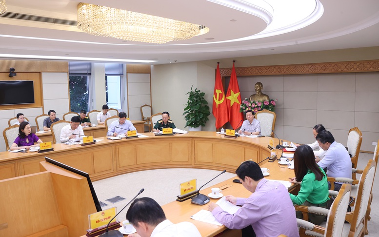 Phó Thủ tướng Trần Hồng Hà chủ trì cuộc họp với các bộ, ngành về cơ chế điều phối liên ngành trong phát triển bền vững kinh tế biển - Ảnh: VGP/Minh Khôi