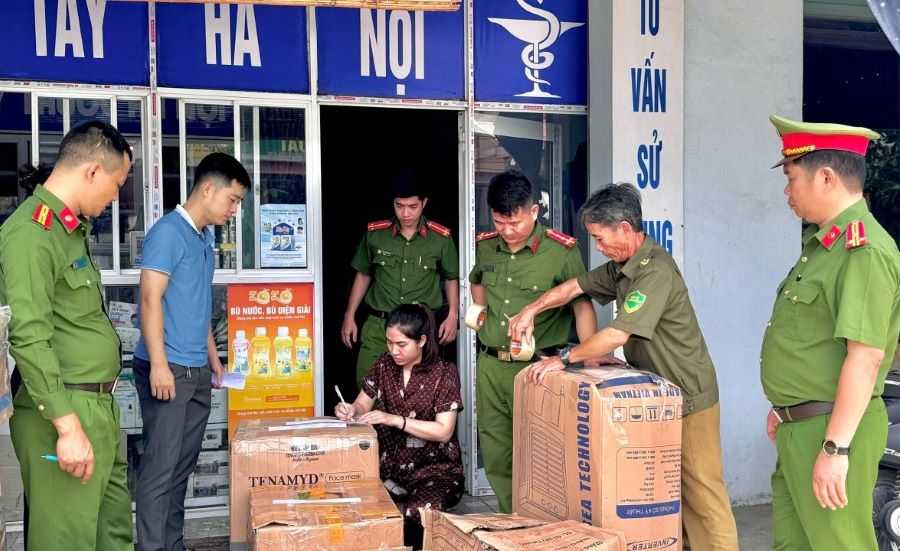 Phòng Cảnh sát kinh tế, Công an tỉnh Quảng Bình lập biên bản, niêm phong và tạm giữ toàn bộ số thuốc để xử lý.