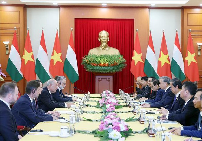 Hai nhà lãnh đạo nhất trí tiếp tục tăng cường hơn nữa tin cậy chính trị và gắn kết giữa hai nước, hai đảng cầm quyền, thúc đẩy trao đổi đoàn cấp cao và các cấp, đẩy mạnh hợp tác trên trụ cột thương mại - đầu tư, khoa học - công nghệ, đổi mới sáng tạo, giáo dục đào tạo… Ảnh: TTXVN