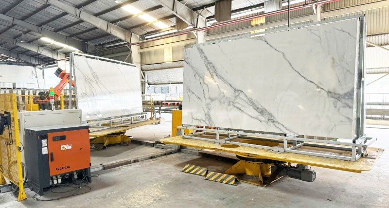 Vasta Stone, đá nung kết tấm lớn với cấu trúc vân trong xương - một sản phẩm được Viglacera sản xuất thành công trong năm 2024