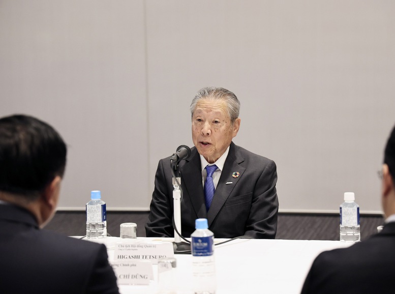 Chủ tịch HĐQT Tập đoàn Rapidus Higashi Tetsuro cho biết Tập đoàn sẵn sàng tham gia đào tạo nguồn nhân lực và sẽ thông qua Trường Đại học Việt - Nhật để nghiên cứu, đưa ra cơ chế triển khai ý kiến của Phó Thủ tướng - Ảnh: VGP/Thu Sa