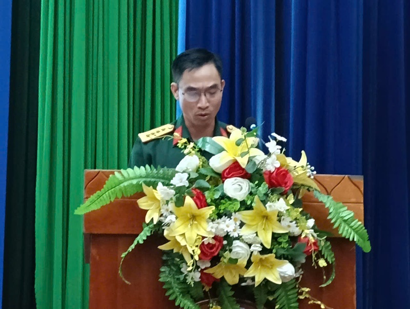 Đại tá Vũ Công Hoằng, Phó Hiệu trưởng Trường Sĩ quan Công binh phát biểu tại buổi gặp mặt Đại tá Vũ Công Hoằng, Phó Hiệu trưởng Trường Sĩ quan Công binh phát biểu tại buổi gặp mặt