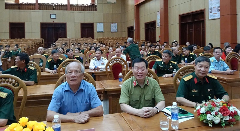 Các cựu sĩ quan Công binh họp mặt kỷ niệm 45 năm ngày ra trường Các cựu sĩ quan Công binh họp mặt kỷ niệm 45 năm ngày ra trường