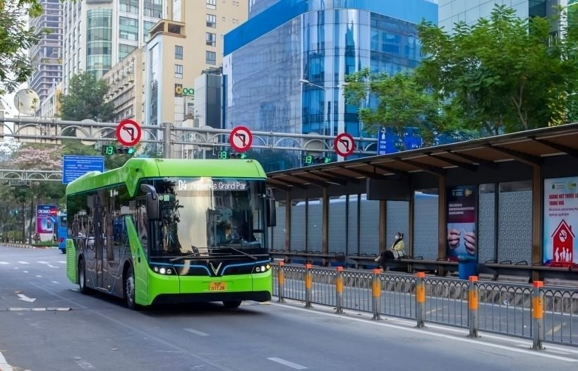 Xe buýt điện lưu thông trên đường phố trung tâm TP.HCM – nỗ lực của thành phố trong quá trình chuyển đổi giao thông “xanh” Xe buýt điện lưu thông trên đường phố trung tâm TP.HCM – nỗ lực của thành phố trong quá trình chuyển đổi giao thông “xanh”
