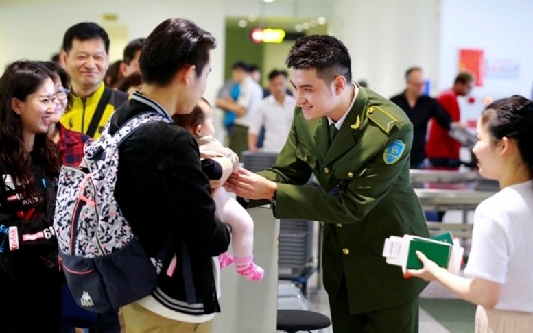 Phục vụ nhân dân là trách nhiệm, bổn phận, niềm vinh dự của mỗi cán bộ, công chức, viên chức