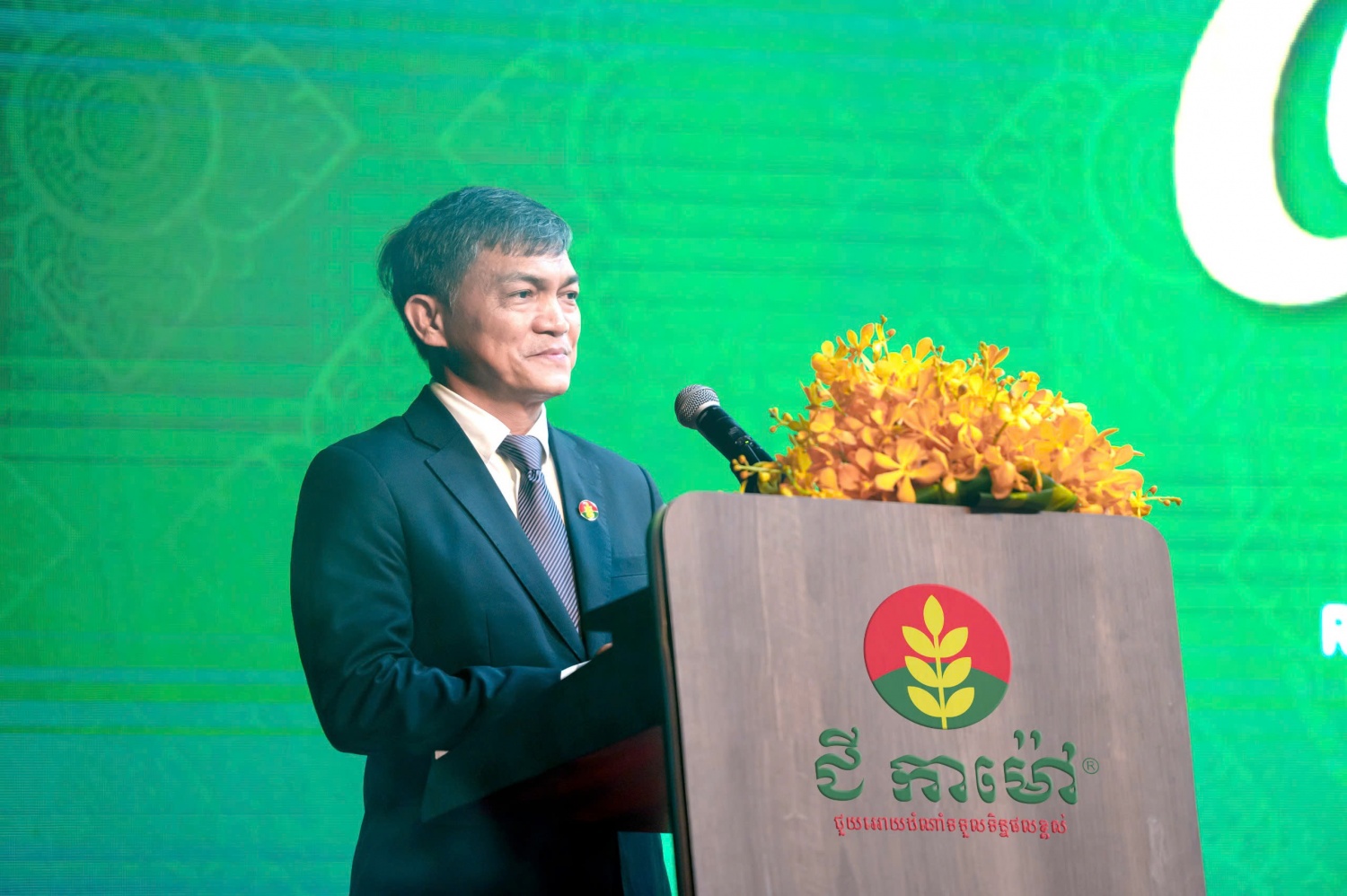 Ông Văn Tiến Thanh, Tổng Giám đốc PVCFC chúc mừng văn phòng khai trương Ông Văn Tiến Thanh, Tổng Giám đốc PVCFC chúc mừng văn phòng khai trương