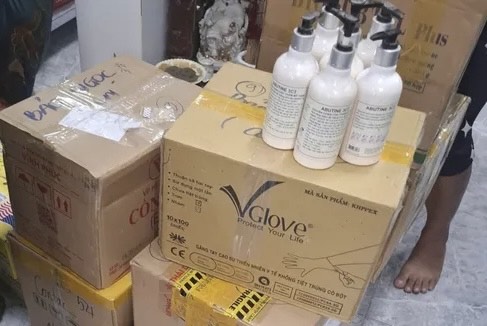 Cà Mau phát hiện 1.000 sản phẩm mỹ phẩm không rõ nguồn gốc