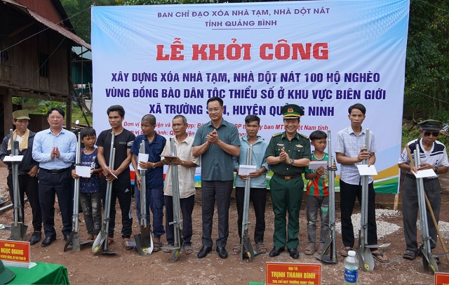 Quảng Bình xây dựng 100 căn nhà kiên cố cho đồng bào dân tộc thiểu số xã Trường Sơn