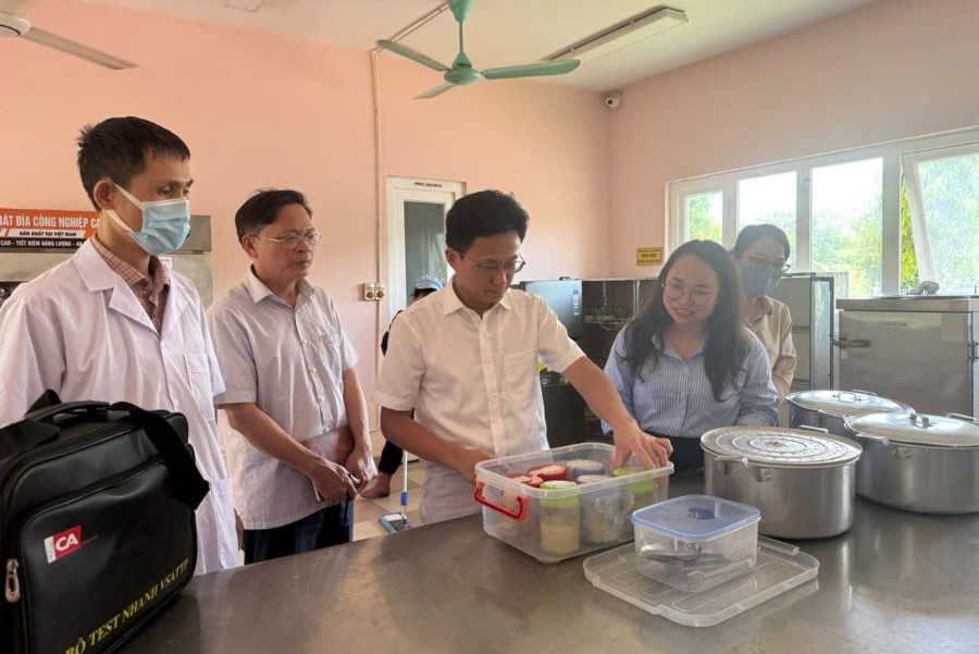 Hà Tĩnh nỗ lực đảm bảo ATTP bếp ăn tập thể, dịch vụ ăn uống và thức ăn đường phố