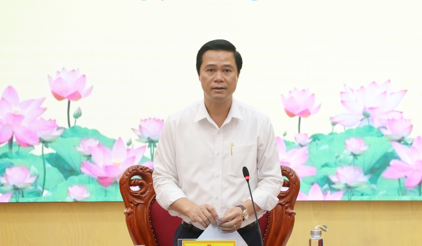 Phó Chủ tịch UBND tỉnh Lê Xuân Lợi, Trưởng Ban Chỉ đạo thi và tuyển sinh cấp tỉnh kết luận hội nghị. Phó Chủ tịch UBND tỉnh Lê Xuân Lợi, Trưởng Ban Chỉ đạo thi và tuyển sinh cấp tỉnh kết luận hội nghị.