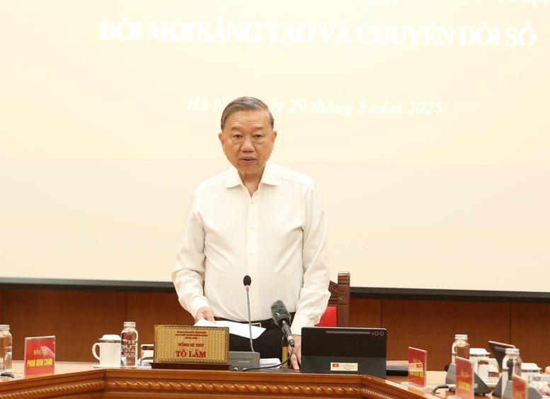 Tổng Bí thư Tô Lâm chủ trì phiên họp của Thường trực Ban Chỉ đạo Trung ương về phát triển khoa học, công nghệ, đổi mới sáng tạo và chuyển đổi số - Ảnh: VGP/Nguyễn Hoàng