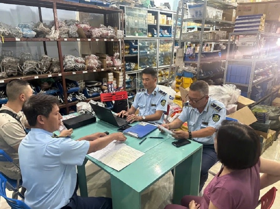 Phát hiện nhiều sản phẩm giả mạo nhãn hiệu “Honda” và “Yamaha”