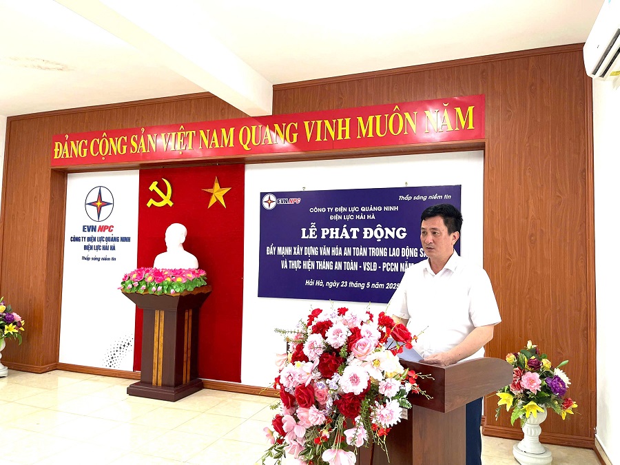Ông Nguyễn Cao Hùng - Giám đốc Điện lực Hải Hà phát biểu trong lễ phát động