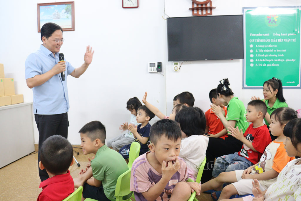 Bí thư Tỉnh ủy Bắc Ninh thăm, tặng quà trẻ em nhân Ngày Quốc tế Thiếu nhi 1/6