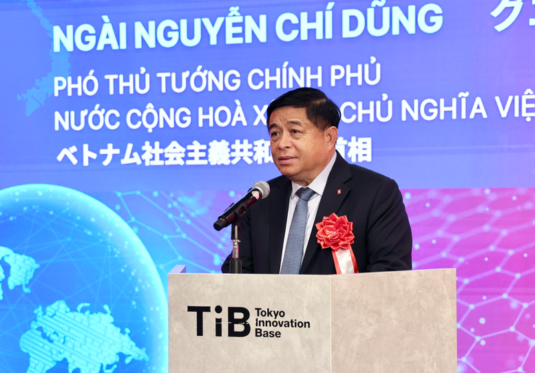 Phó Thủ tướng Nguyễn Chí Dũng kêu gọi các nhà lãnh đạo, doanh nghiệp, nhà khoa học, đến người dân Nhật Bản, cộng đồng người Việt Nam tại Nhật Bản hãy cùng nhau tạo nên một xung lực mới, một làn sóng mới cho trong lĩnh vực KHCN, đổi mới sáng tạo và chuyển đổi số giữa hai nước - Ảnh: VGP/Thu Sa Phó Thủ tướng Nguyễn Chí Dũng kêu gọi các nhà lãnh đạo, doanh nghiệp, nhà khoa học, đến người dân Nhật Bản, cộng đồng người Việt Nam tại Nhật Bản hãy cùng nhau tạo nên một xung lực mới, một làn sóng mới cho trong lĩnh vực KHCN, đổi mới sáng tạo và chuyển đổi số giữa hai nước - Ảnh: VGP/Thu Sa