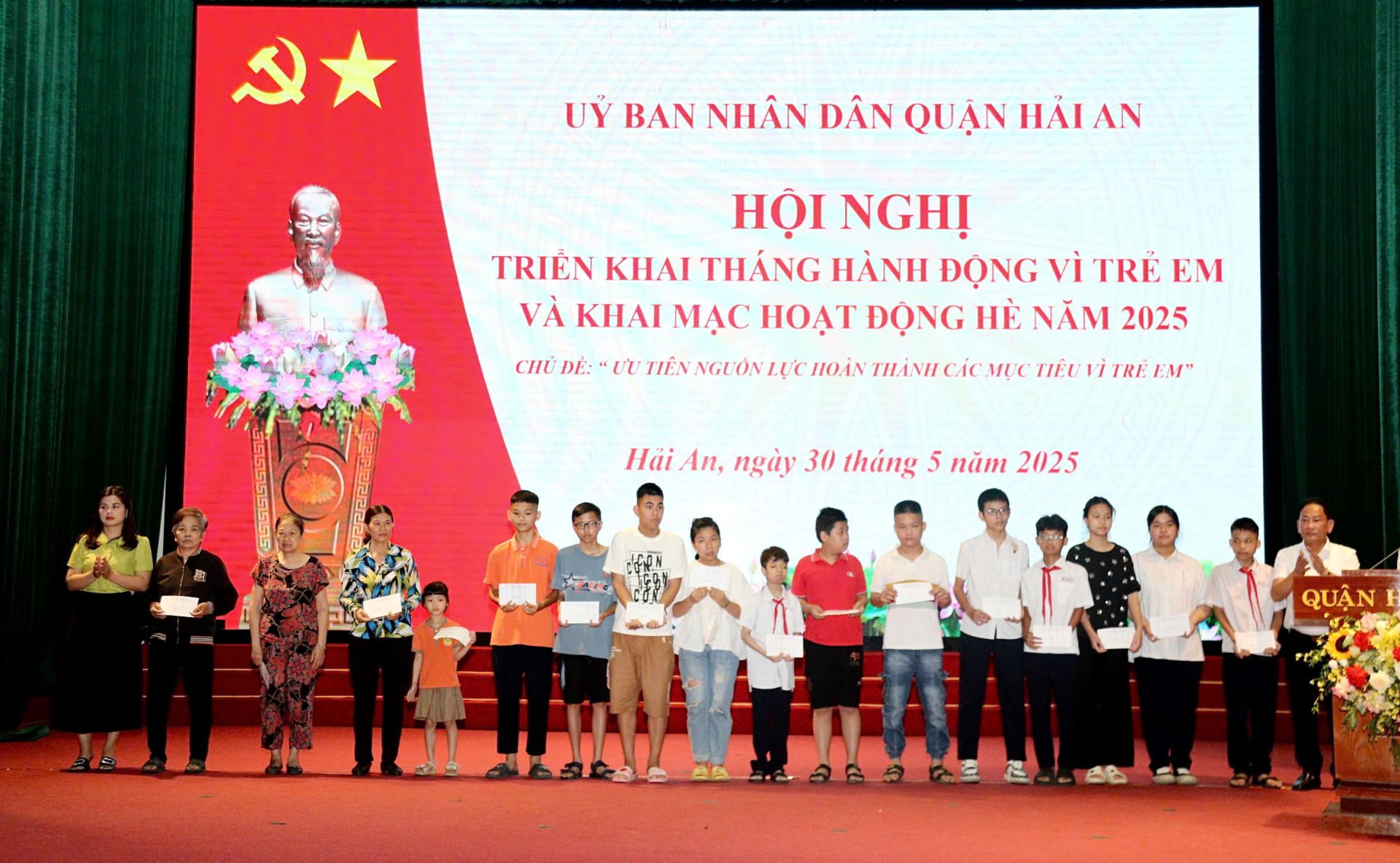 Hải Phòng: Trao gần 130 suất quà cho trẻ em có hoàn cảnh khó khăn nhân Tháng hành động vì trẻ em năm 2025