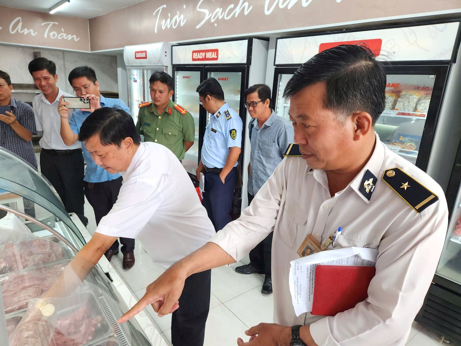 C.P. Việt Nam mời cơ quan chức năng vào cuộc vụ thông tin bán heo bệnh ra thị trường