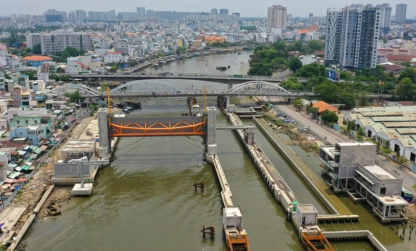 Trình Chính phủ dự thảo nghị quyết gỡ vướng dự án ngăn triều 10.000 tỷ đồng