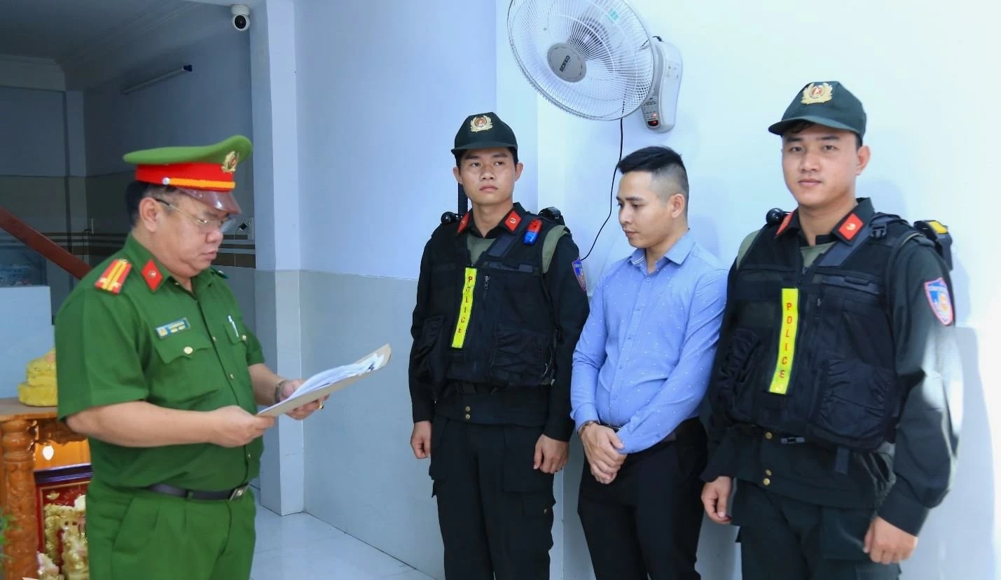 Đồng Nai bắt quả tang công ty sản xuất hàng trăm tấn phân bón giả