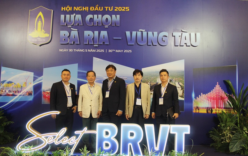 Các doanh nghiệp, nhà đầu tư về dự sự kiện