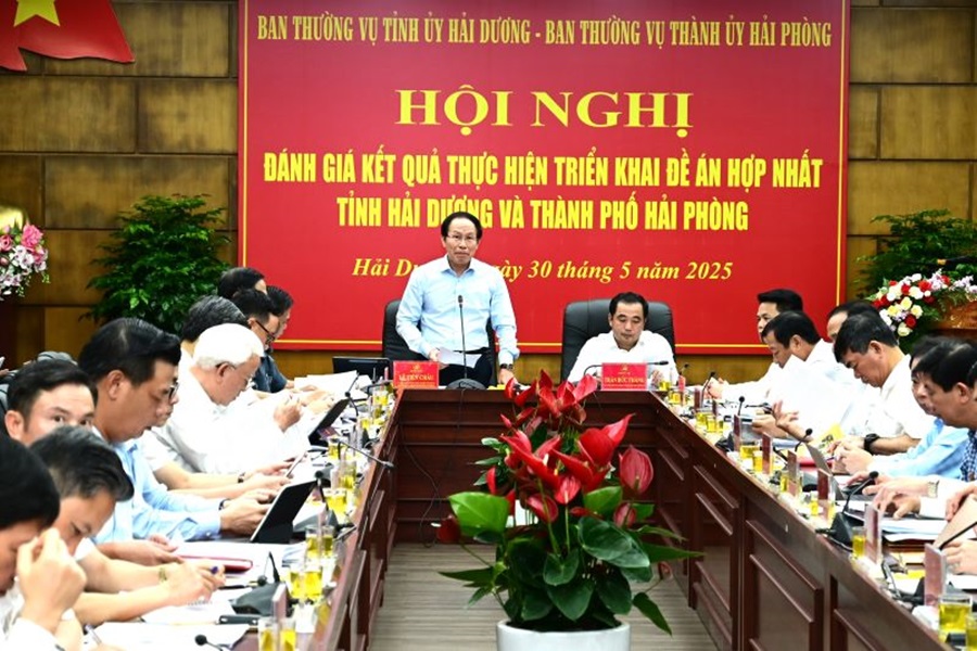 Bí thư Thành ủy Hải Phòng Lê Tiến Châu phát biểu tại hội nghị